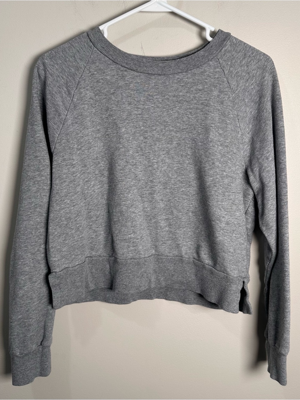 Colsie Target Gray Cropped Women’s Crewneck Sweatshirt Basic Fall Cropped Small